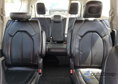 2020 Chrysler Voyager Lxi z USA, uszkodzony, nr VIN 2C4RC1DG3LR265663